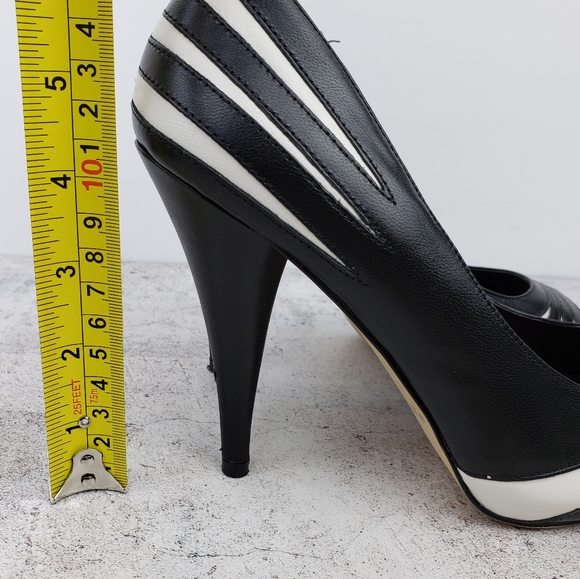 💙 2/$29! Mix & Match! WHBM heels, SO UNIQUE & ATTRACTIVE!Leather Pump, Peep Toe! - Picture 10 of 11